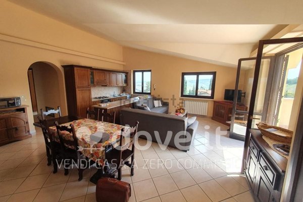 appartamento in vendita a Castiglione d'Orcia in zona Bagni San Filippo
