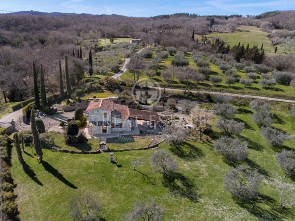 casa indipendente in vendita a Castiglione d'Orcia in zona Campiglia d'Orcia