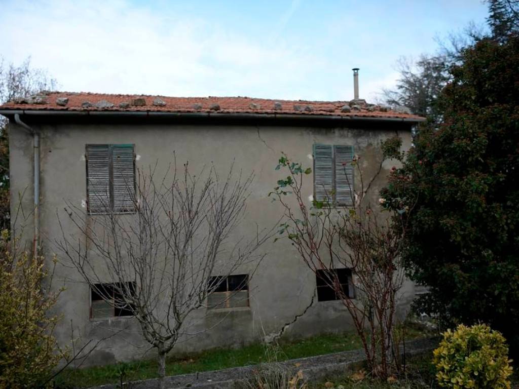 casa indipendente in vendita a Castiglione d'Orcia in zona Campiglia d'Orcia