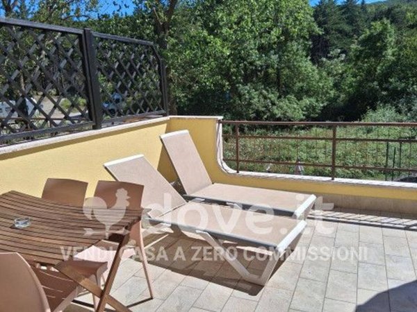 casa indipendente in vendita a Castiglione d'Orcia in zona Bagni San Filippo