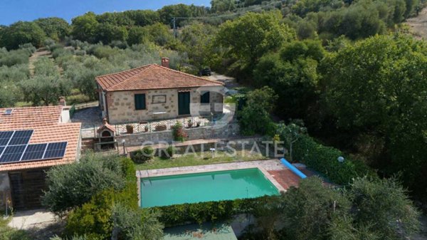 casa indipendente in vendita a Castiglione d'Orcia