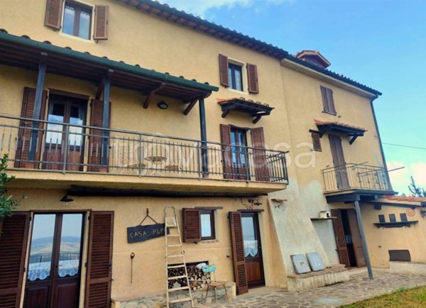 casa indipendente in vendita a Castiglione d'Orcia in zona Campiglia d'Orcia