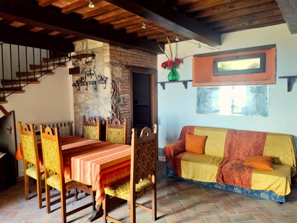 casa indipendente in vendita a Castiglione d'Orcia in zona Campiglia d'Orcia