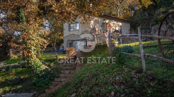 casa indipendente in vendita a Castiglione d'Orcia in zona Campiglia d'Orcia