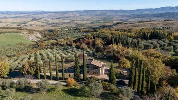 casa indipendente in vendita a Castiglione d'Orcia in zona Rocca d'Orcia
