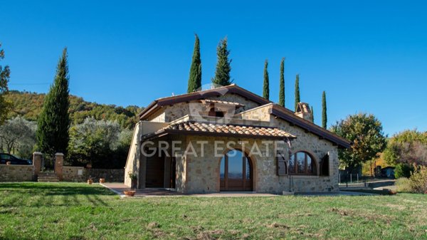casale in vendita a Castiglione d'Orcia in zona Rocca d'Orcia