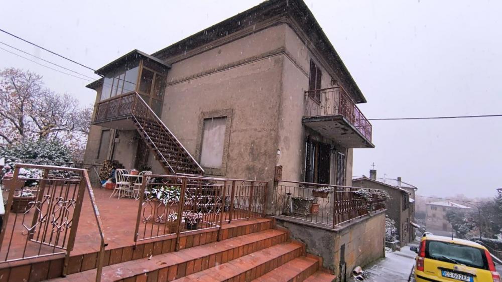 casa indipendente in vendita a Castiglione d'Orcia in zona Vivo d'Orcia