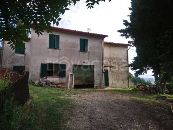 casa indipendente in vendita a Castiglione d'Orcia in zona Bagni San Filippo