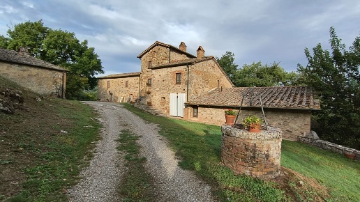casa indipendente in vendita a Castiglione d'Orcia in zona Rocca d'Orcia