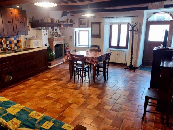 appartamento in vendita a Castiglione d'Orcia in zona Campiglia d'Orcia