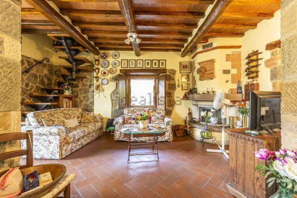 casale in vendita a Castiglione d'Orcia in zona Campiglia d'Orcia