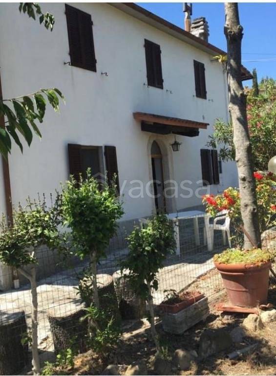 appartamento in vendita a Castiglione d'Orcia in zona Bagni San Filippo