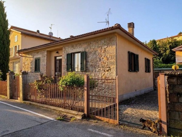 appartamento in vendita a Castiglione d'Orcia in zona Campiglia d'Orcia