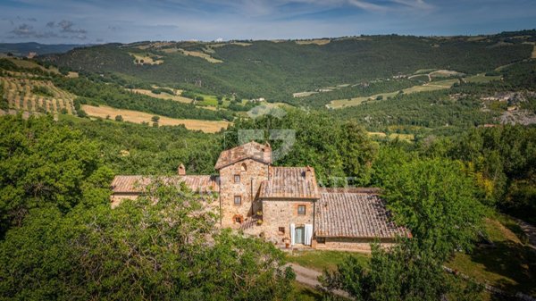 locale di sgombero in vendita a Castiglione d'Orcia in zona Rocca d'Orcia
