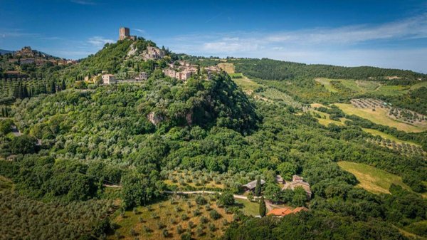 casale in vendita a Castiglione d'Orcia in zona Rocca d'Orcia