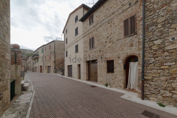 appartamento in vendita a Castiglione d'Orcia in zona Rocca d'Orcia
