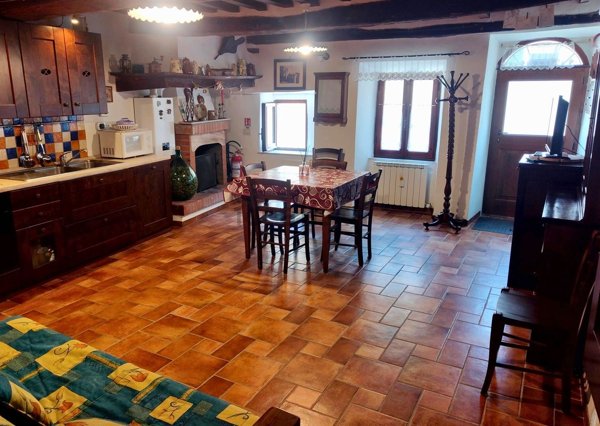appartamento in vendita a Castiglione d'Orcia in zona Campiglia d'Orcia