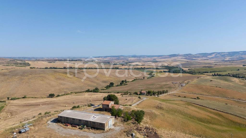 casa indipendente in vendita a Castiglione d'Orcia in zona Rocca d'Orcia
