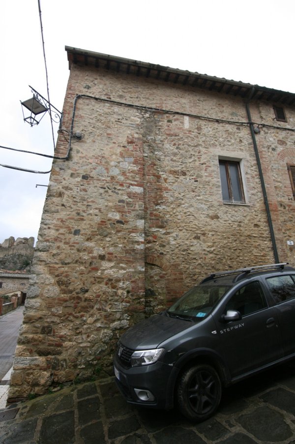 casa indipendente in vendita a Castiglione d'Orcia in zona Rocca d'Orcia
