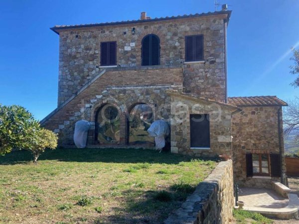 casa indipendente in vendita a Castiglione d'Orcia in zona Rocca d'Orcia