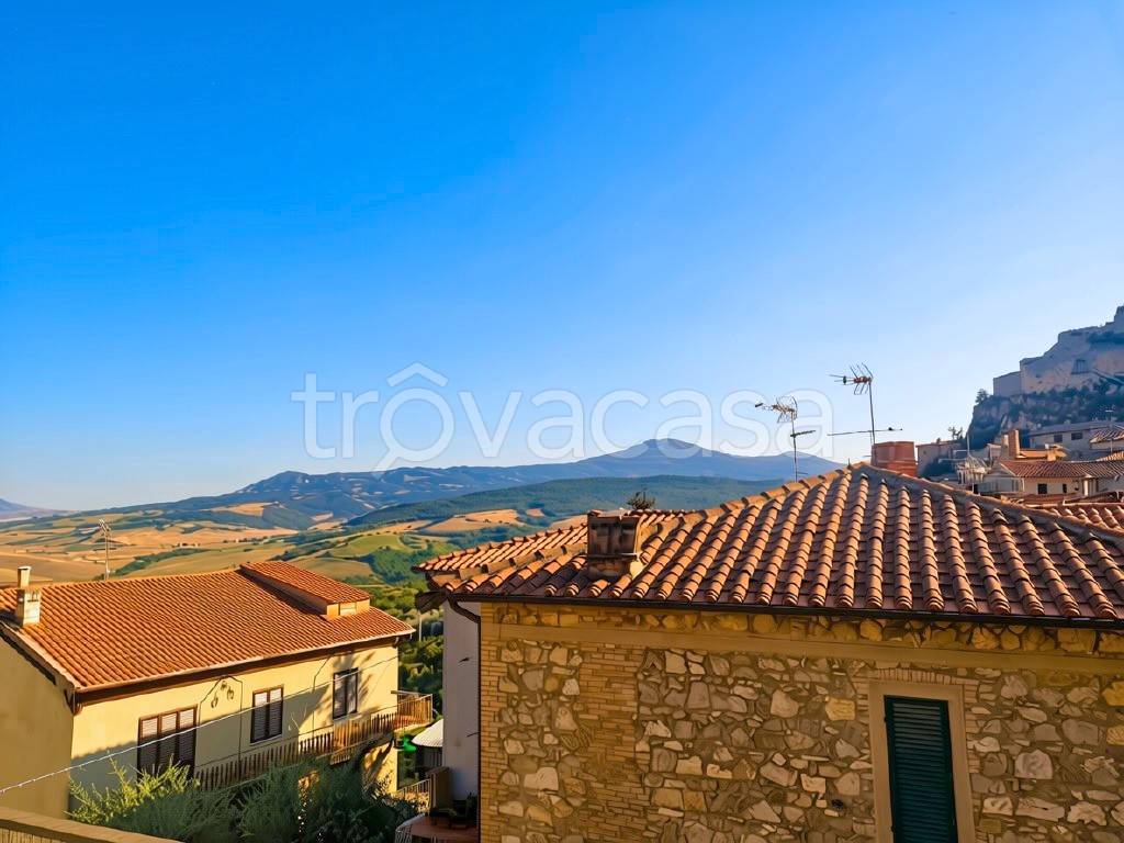 casa indipendente in vendita a Castiglione d'Orcia in zona Rocca d'Orcia