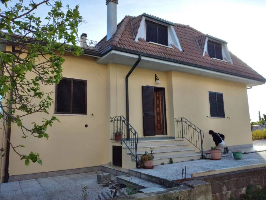 casa indipendente in vendita a Castiglione d'Orcia in zona Campiglia d'Orcia