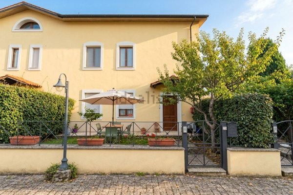 appartamento in vendita a Castiglione d'Orcia in zona Bagni San Filippo