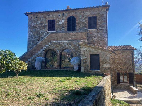 casa indipendente in vendita a Castiglione d'Orcia in zona Rocca d'Orcia