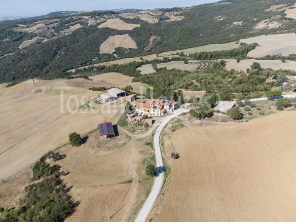 casa indipendente in vendita a Castiglione d'Orcia in zona Ripa