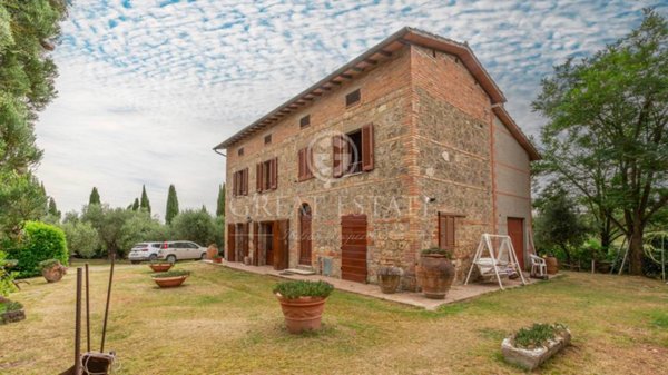 casa indipendente in vendita a Cetona