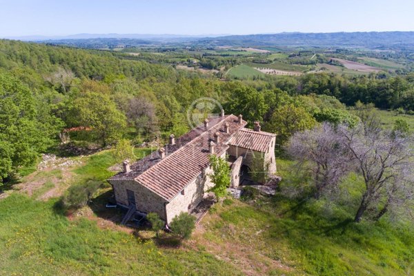 casa indipendente in vendita a Cetona