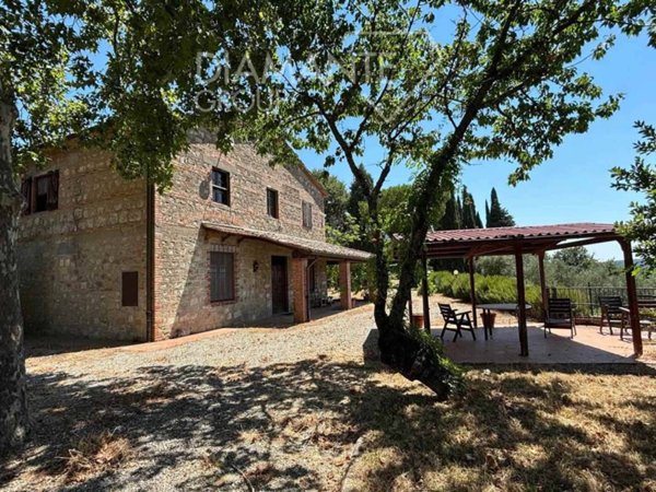 casa indipendente in vendita a Cetona