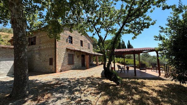 casa indipendente in vendita a Cetona