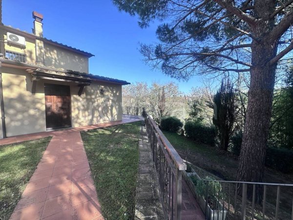 appartamento in vendita a Cetona