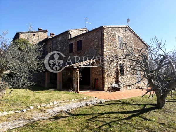 casa indipendente in vendita a Cetona