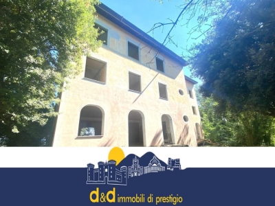 intera palazzina in vendita a Cetona