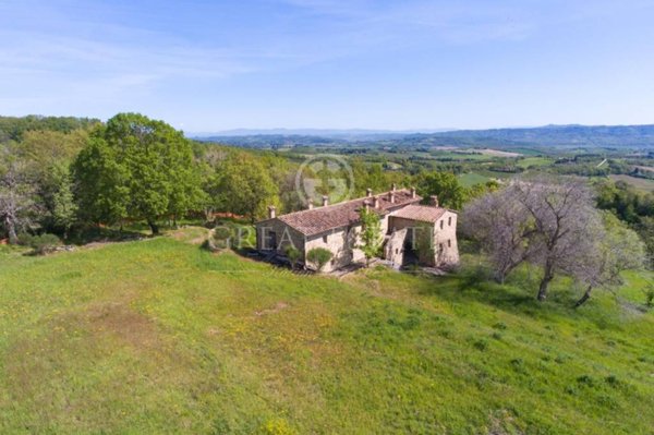 casa indipendente in vendita a Cetona