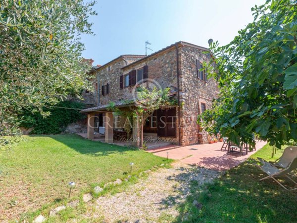 casa indipendente in vendita a Cetona