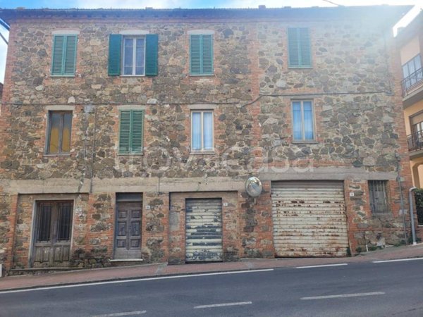 casa indipendente in vendita a Cetona in zona Piazze