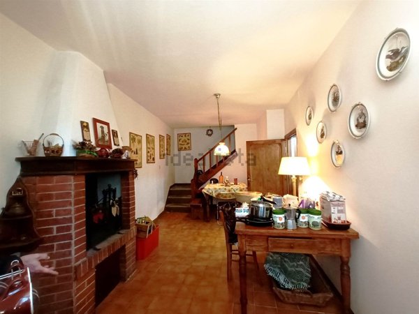casa indipendente in vendita a Cetona
