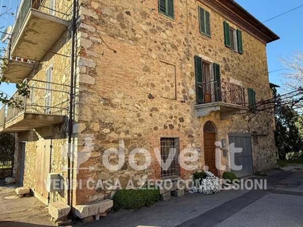 appartamento in vendita a Cetona in zona Piazze
