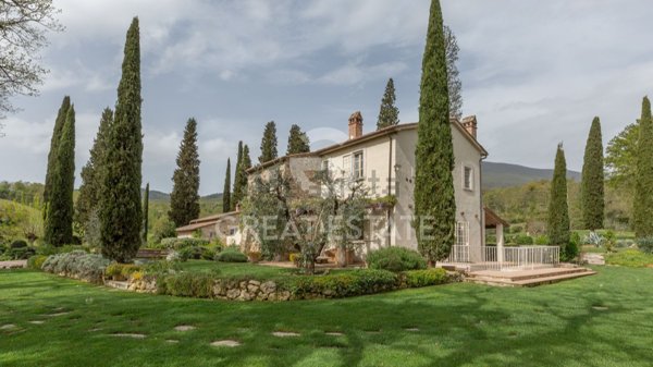 casa indipendente in vendita a Cetona