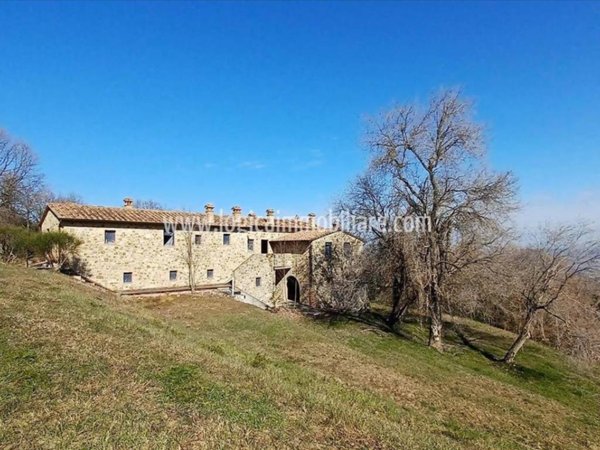 casa indipendente in vendita a Cetona