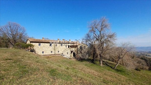 casale in vendita a Cetona