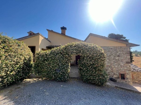 casa indipendente in vendita a Cetona