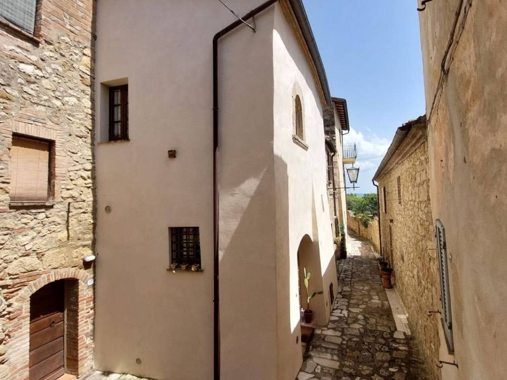 casa indipendente in vendita a Cetona