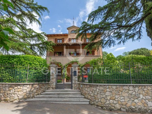 casa indipendente in vendita a Cetona