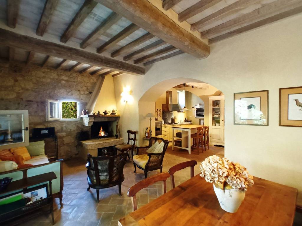 casa indipendente in vendita a Cetona