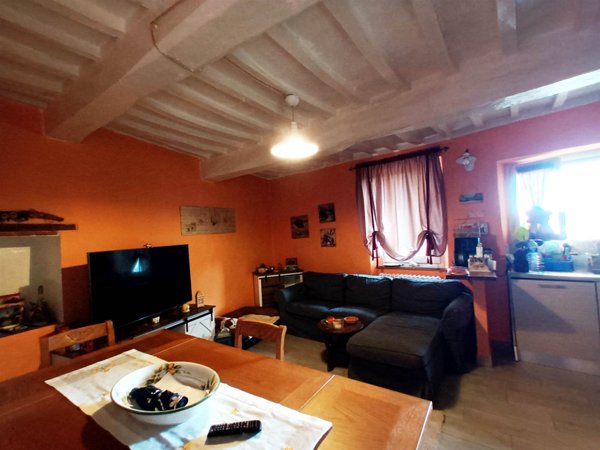 casa indipendente in vendita a Cetona