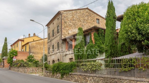 appartamento in vendita a Cetona in zona Piazze